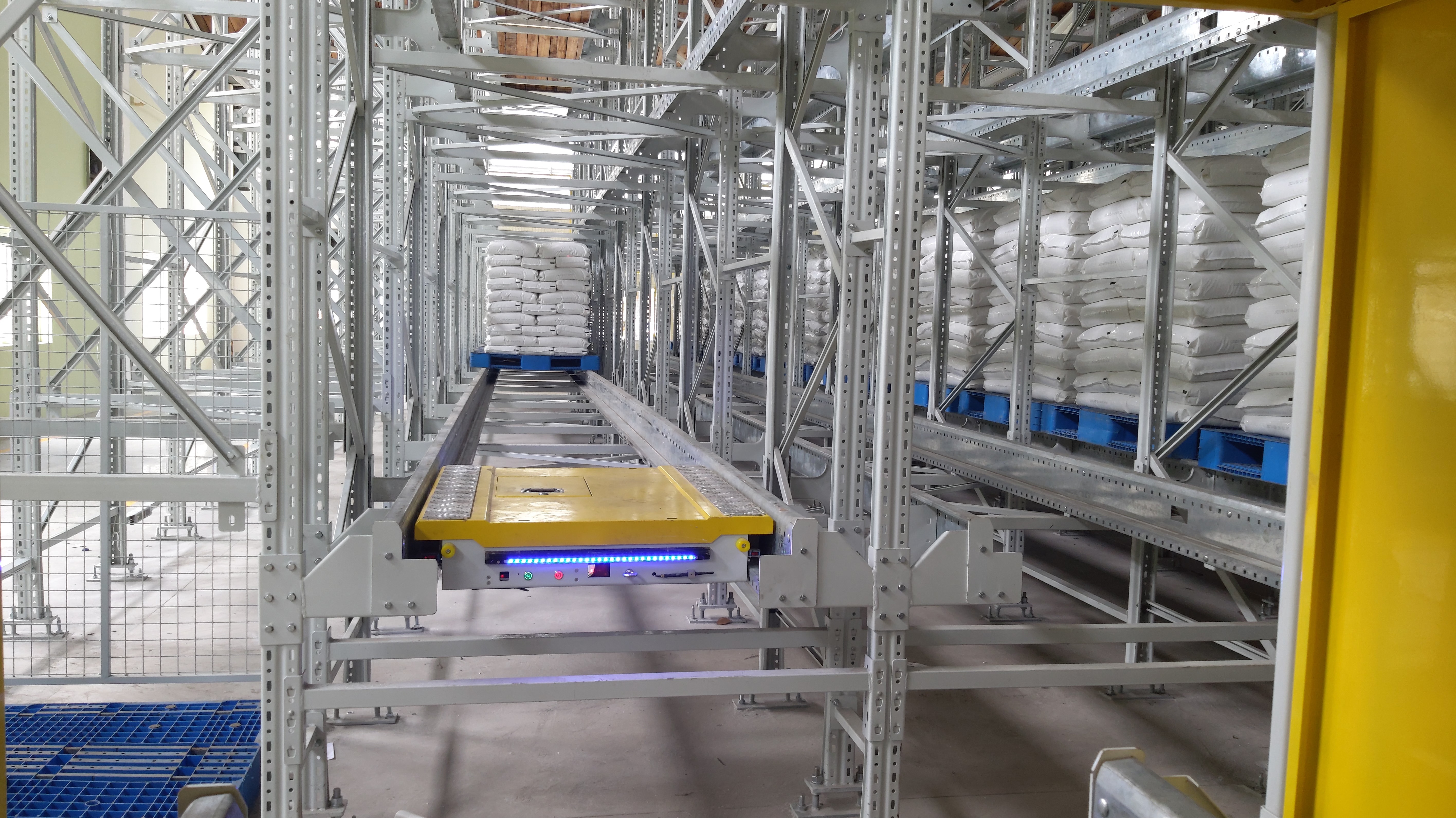 四向穿梭車的興起:打造倉儲新格局